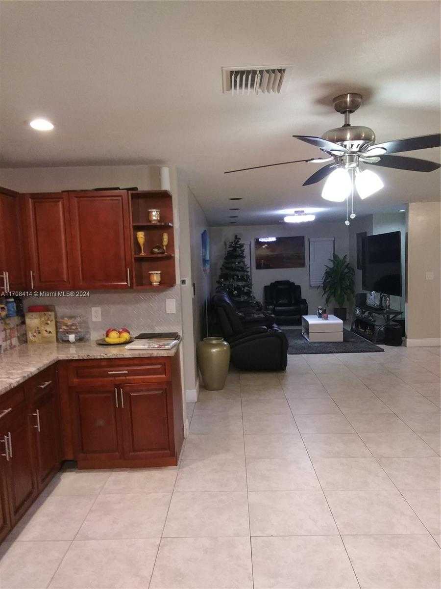 Small Image of 1377 NORTH WEST 87TH TER, Coral Springs Number 19