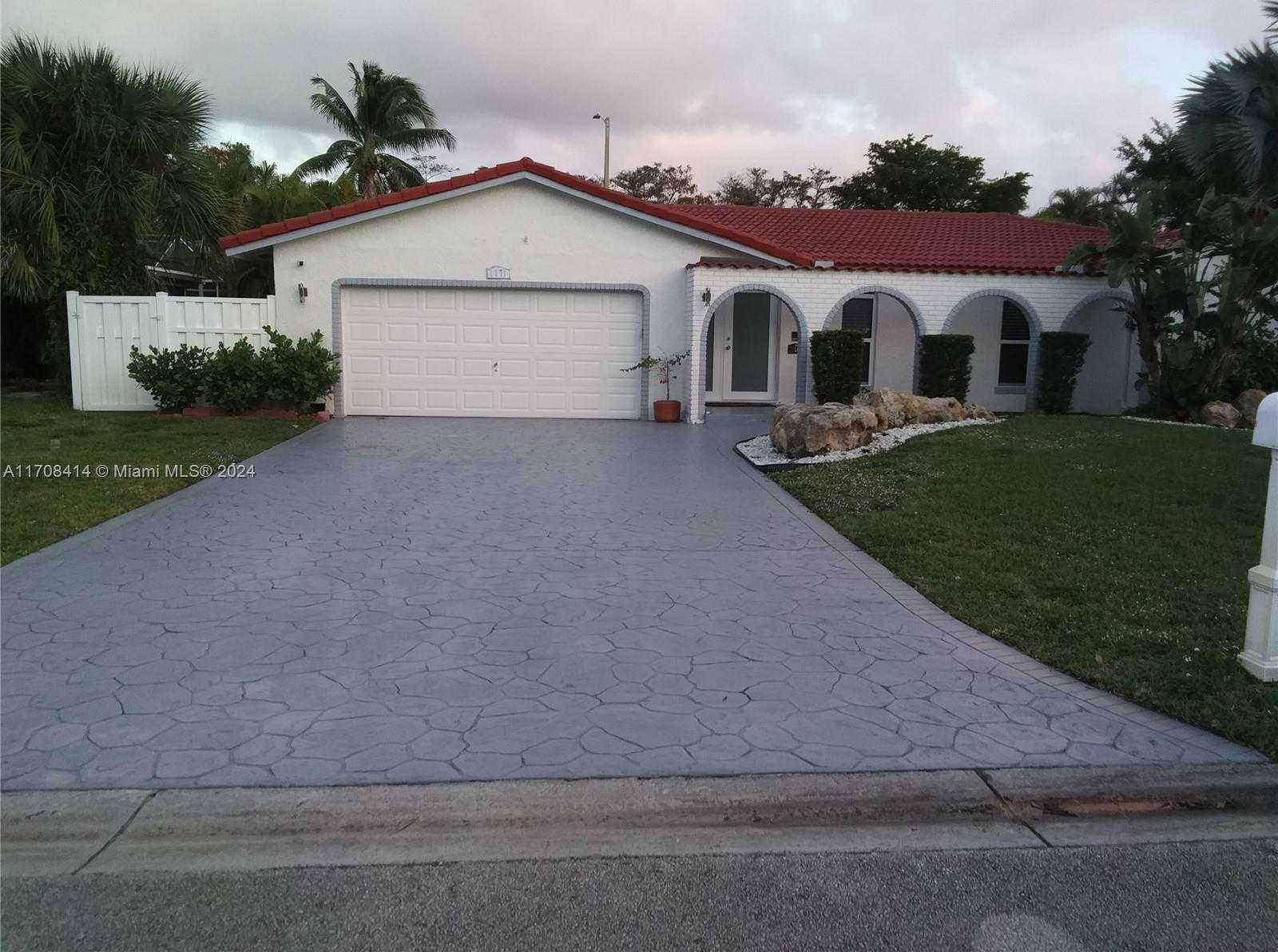 Small Image of 1377 NORTH WEST 87TH TER, Coral Springs Number 3