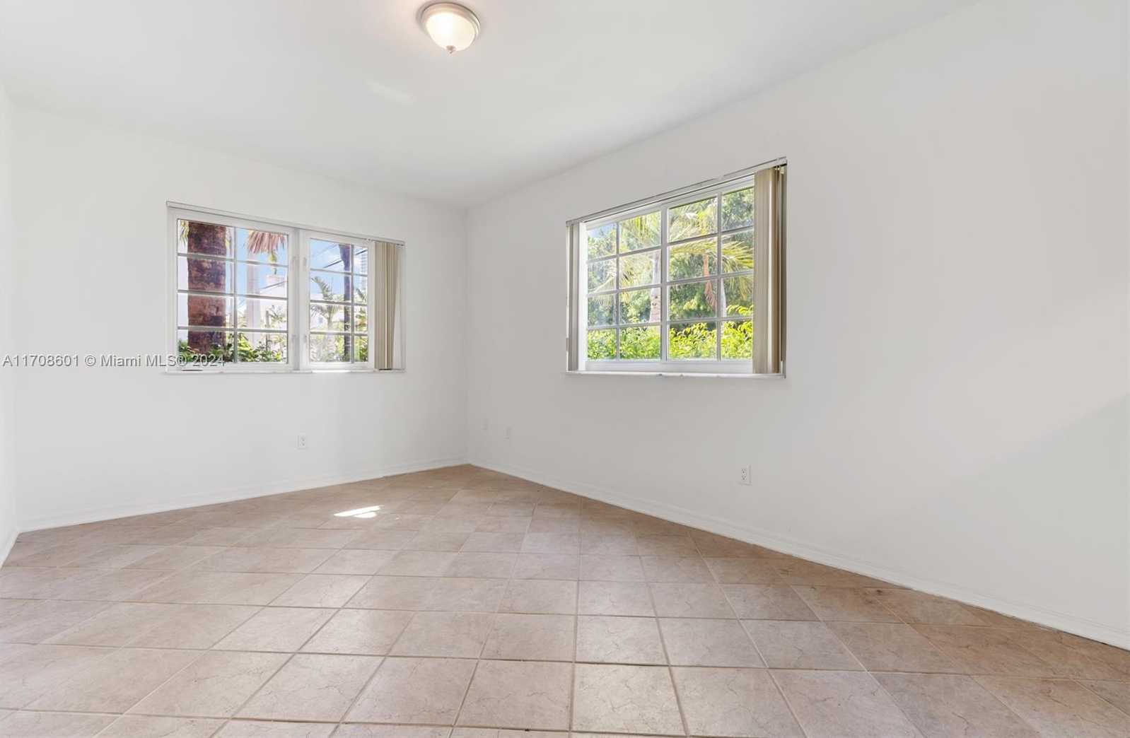 Small Image of 359 MERIDIAN AVE #A102, Miami Beach Number 9
