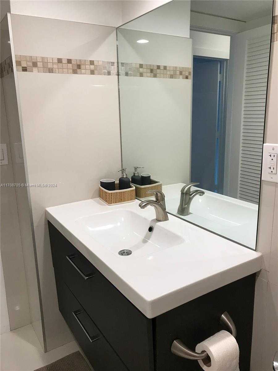 Small Image of 19390 COLLINS #1126, Sunny Isles Beach Number 27