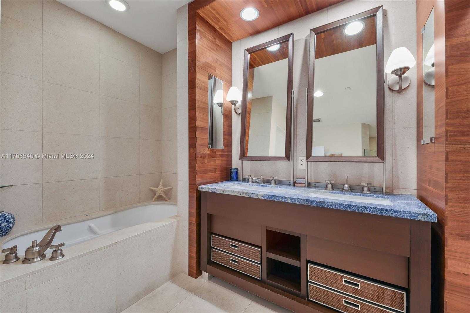 Small Image of 6799 COLLINS AVE #207, Miami Beach Number 19