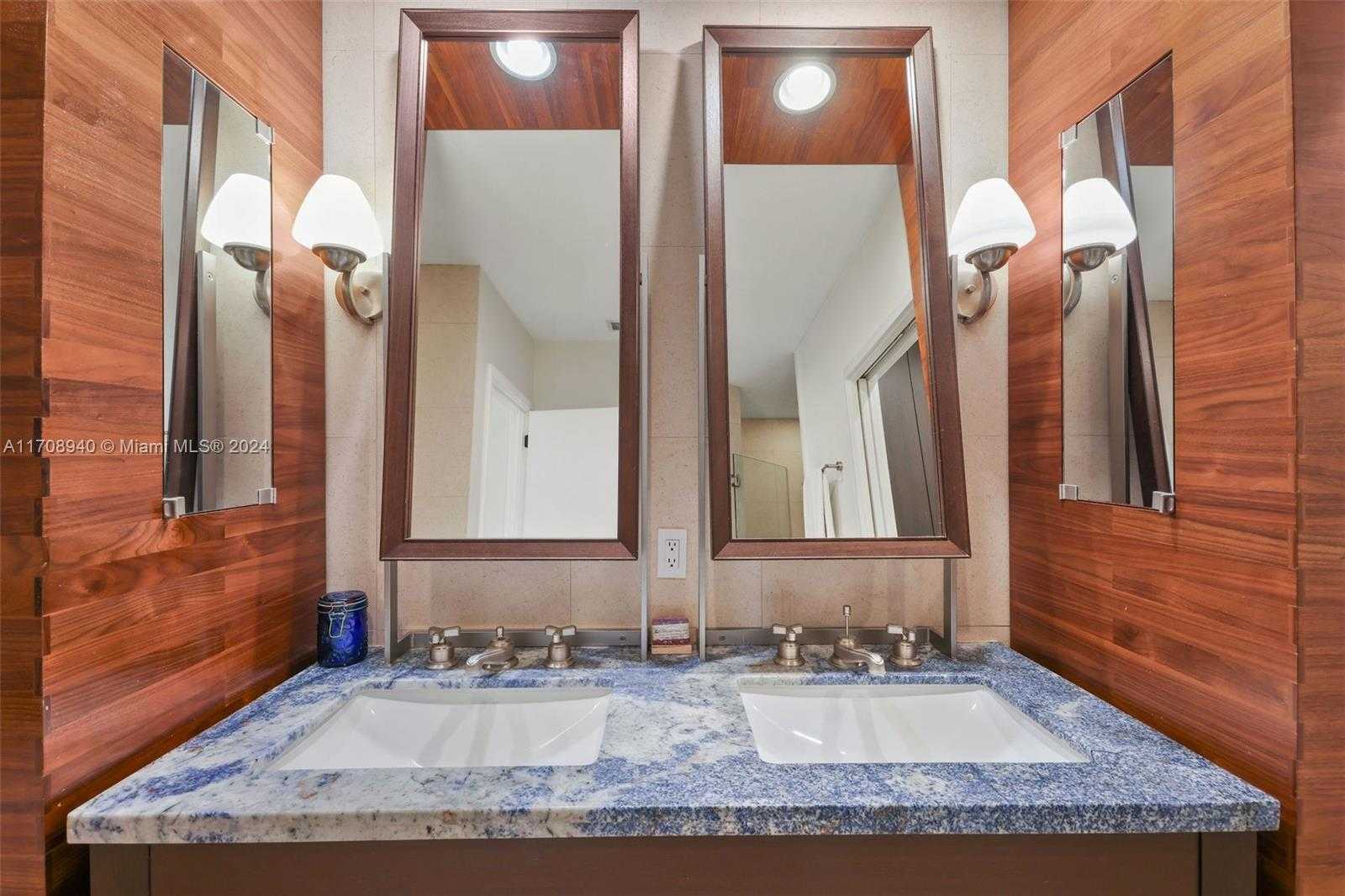 Small Image of 6799 COLLINS AVE #207, Miami Beach Number 21