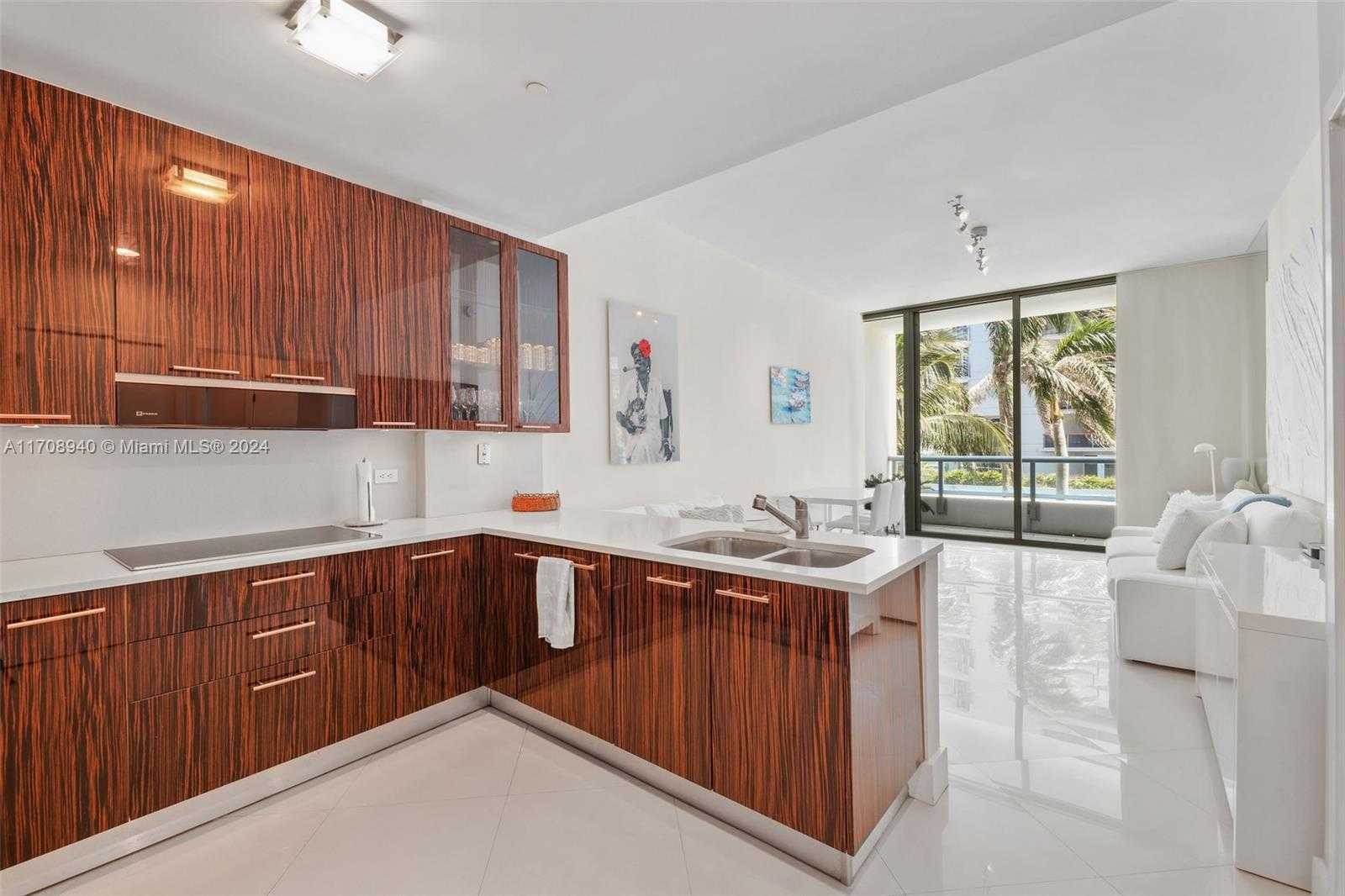 Small Image of 6799 COLLINS AVE #207, Miami Beach Number 9