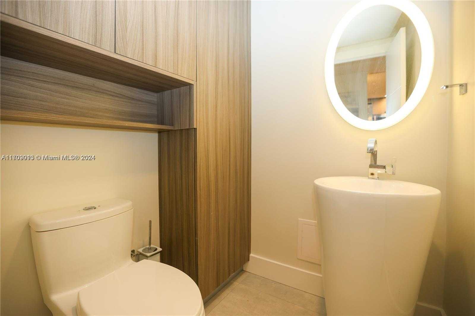 Small Image of 300 BAYVIEW DR #216, Sunny Isles Beach Number 12