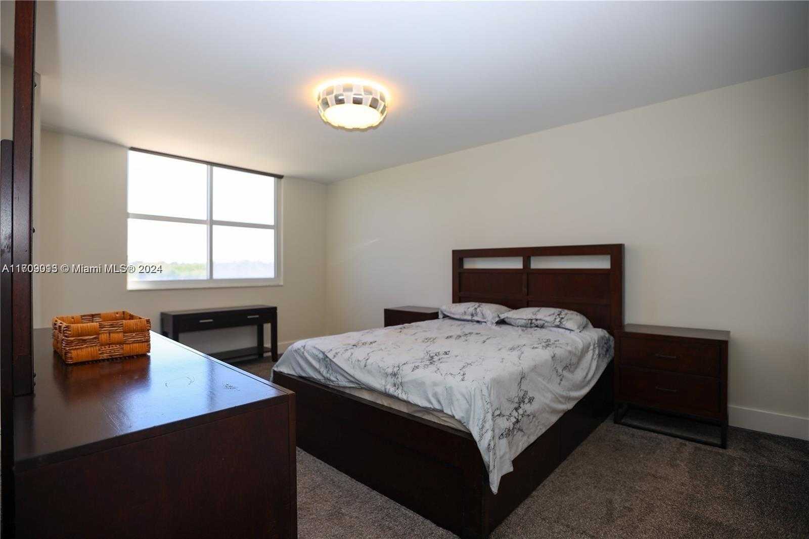 Small Image of 300 BAYVIEW DR #216, Sunny Isles Beach Number 15