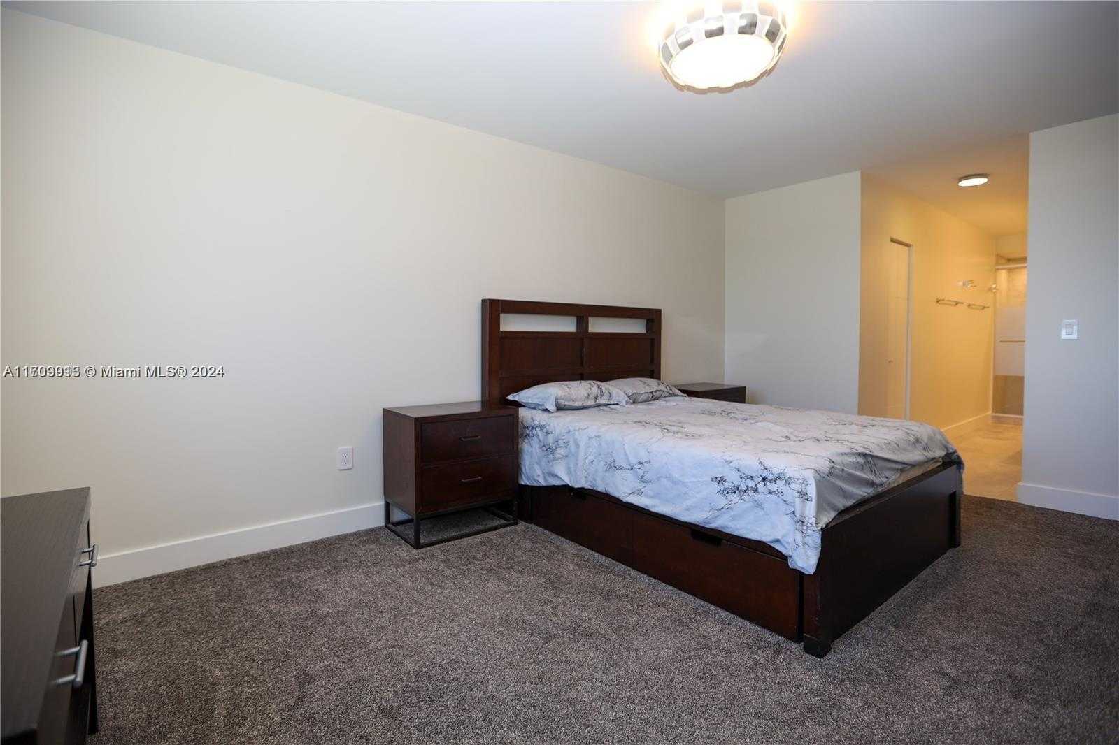 Small Image of 300 BAYVIEW DR #216, Sunny Isles Beach Number 16