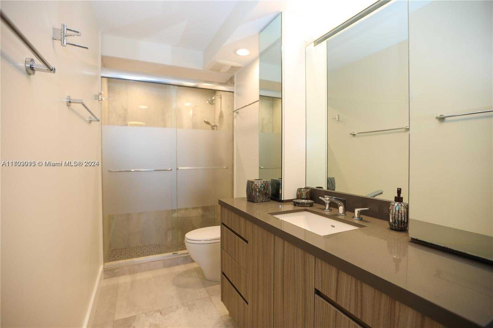 Small Image of 300 BAYVIEW DR #216, Sunny Isles Beach Number 19