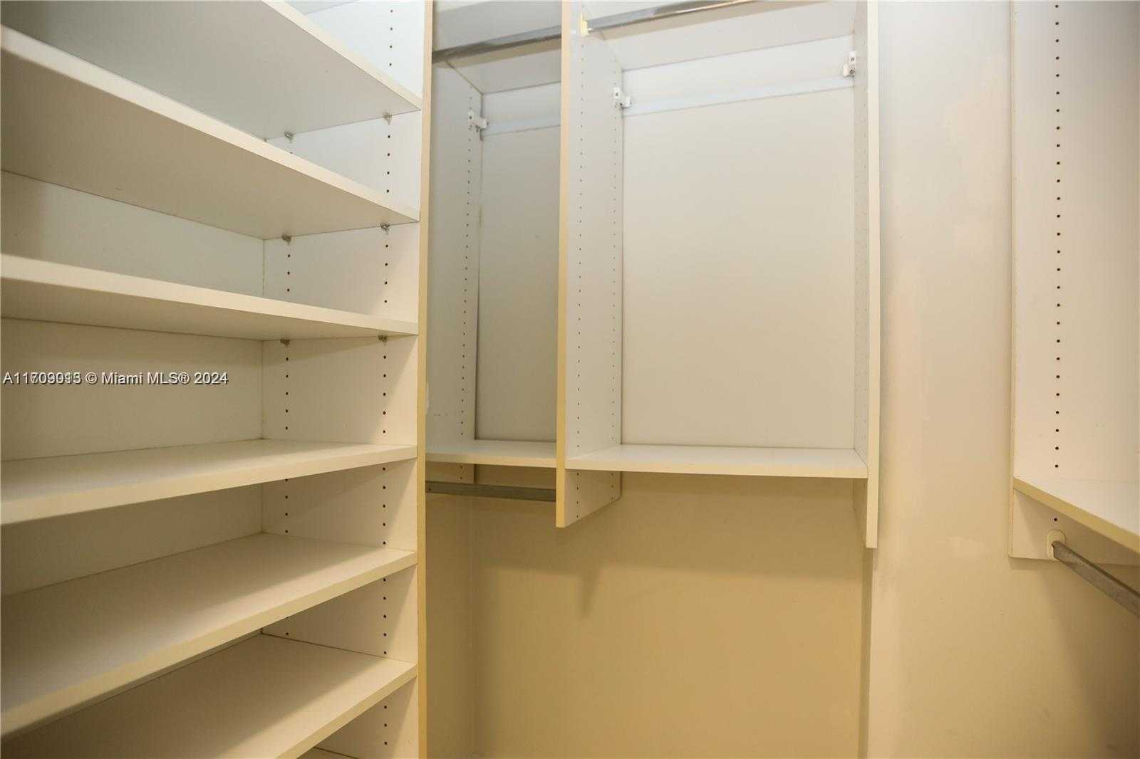 Small Image of 300 BAYVIEW DR #216, Sunny Isles Beach Number 20