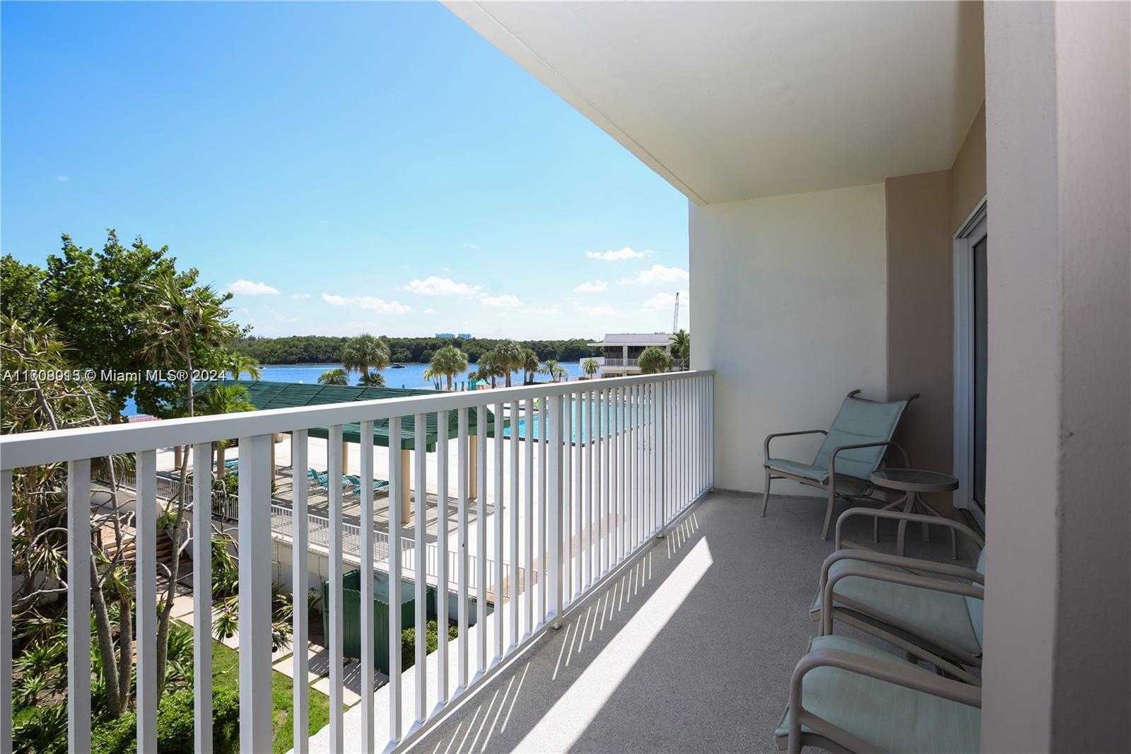 Small Image of 300 BAYVIEW DR #216, Sunny Isles Beach Number 21