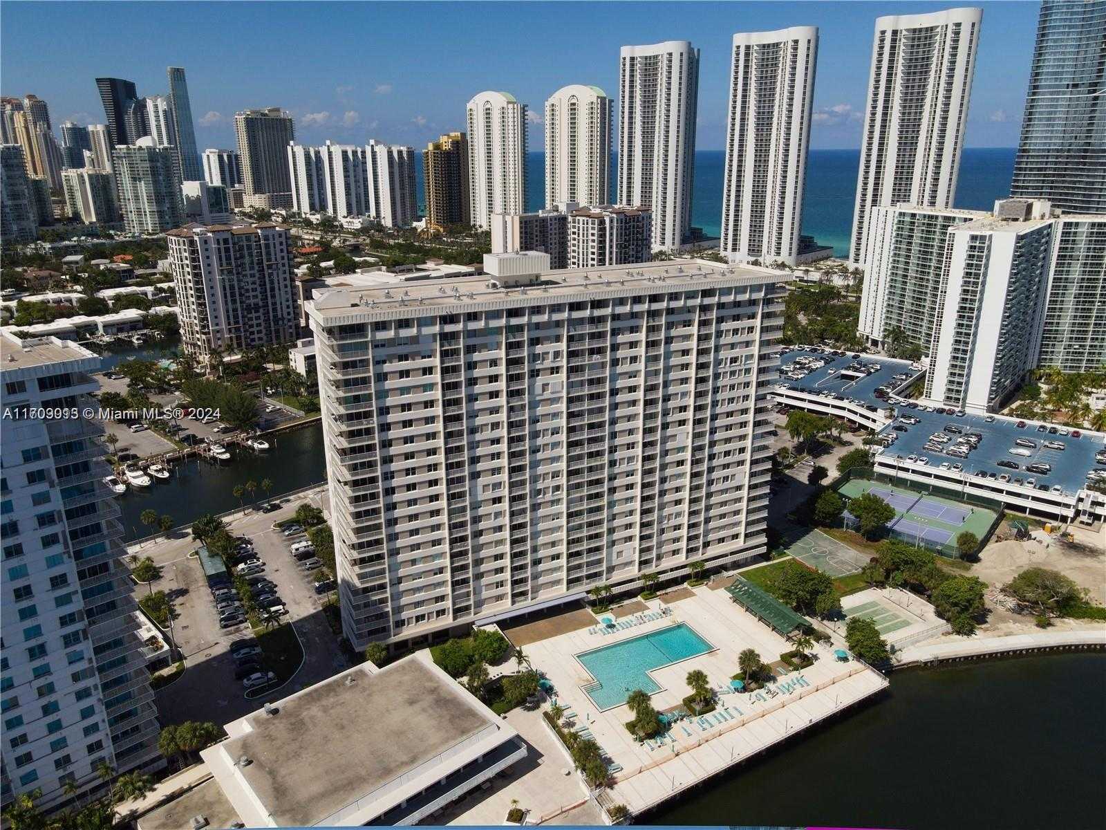 Small Image of 300 BAYVIEW DR #216, Sunny Isles Beach Number 24