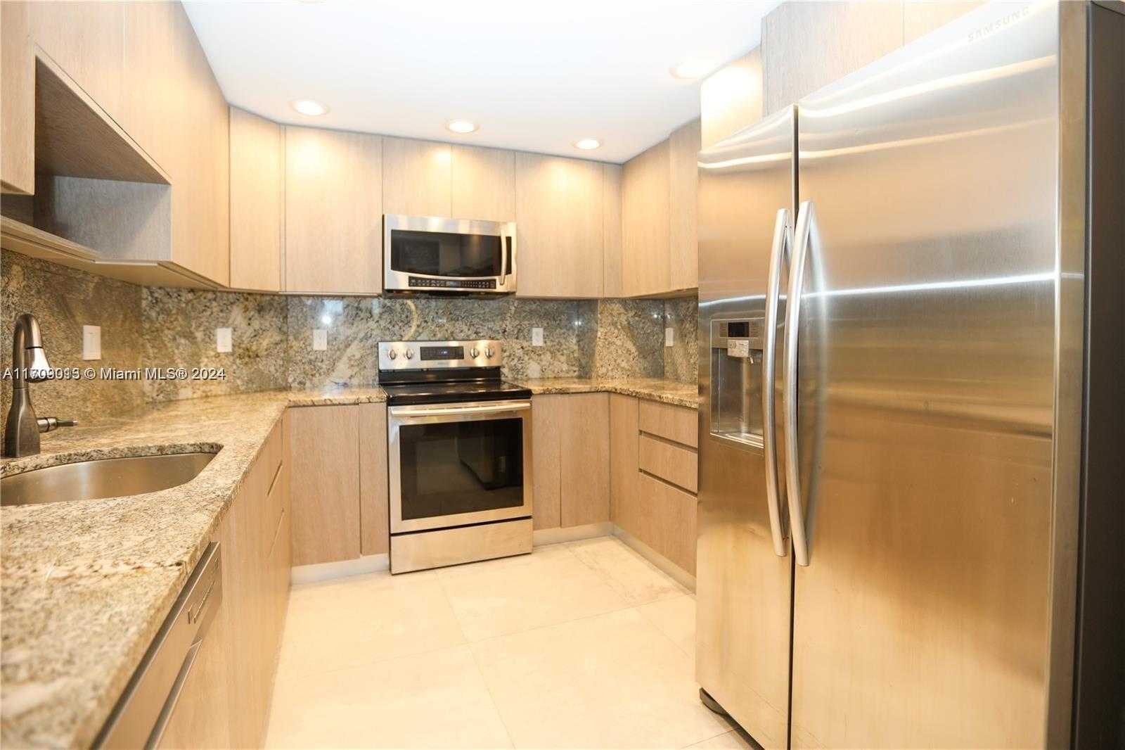 Small Image of 300 BAYVIEW DR #216, Sunny Isles Beach Number 8