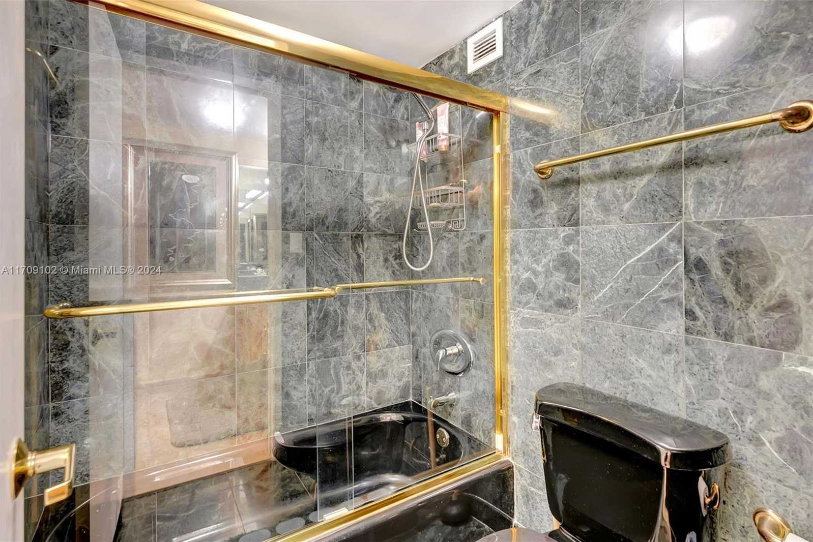 Small Image of 2301 COLLINS AVE #1206, Miami Beach Number 17
