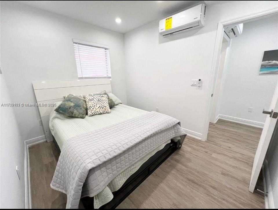 Small Image of 1407 MERIDIAN AVE #10, Miami Beach Number 12