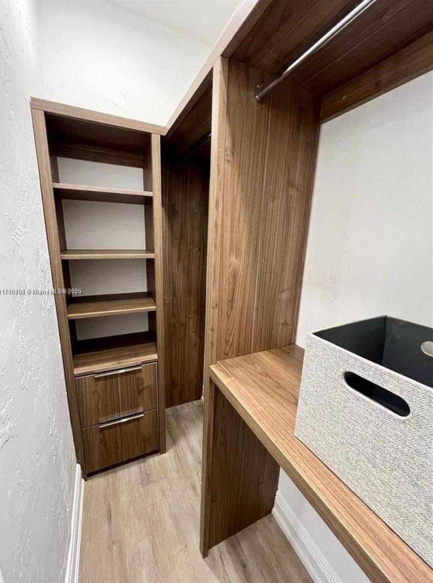 Small Image of 1407 MERIDIAN AVE #10, Miami Beach Number 13
