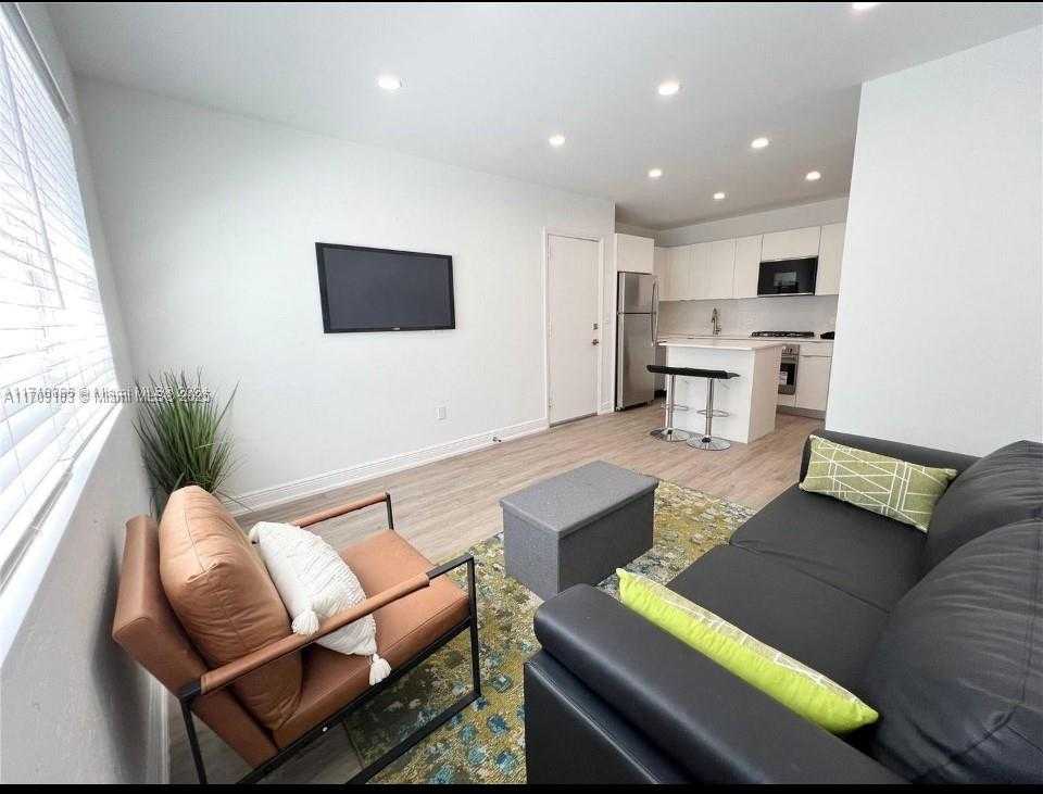 Small Image of 1407 MERIDIAN AVE #10, Miami Beach Number 3