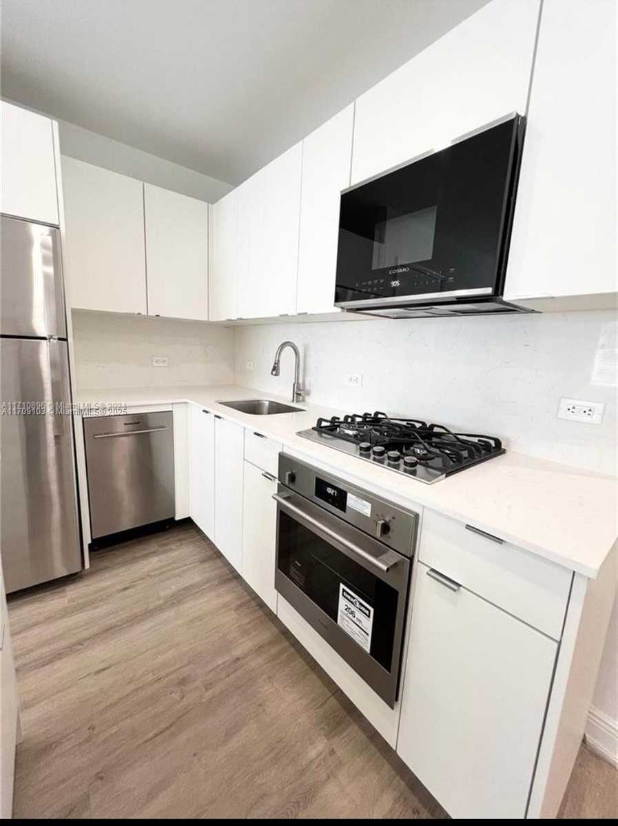 Small Image of 1407 MERIDIAN AVE #10, Miami Beach Number 7