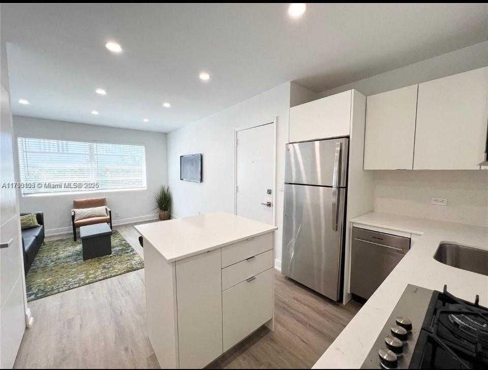 Small Image of 1407 MERIDIAN AVE #10, Miami Beach Number 8