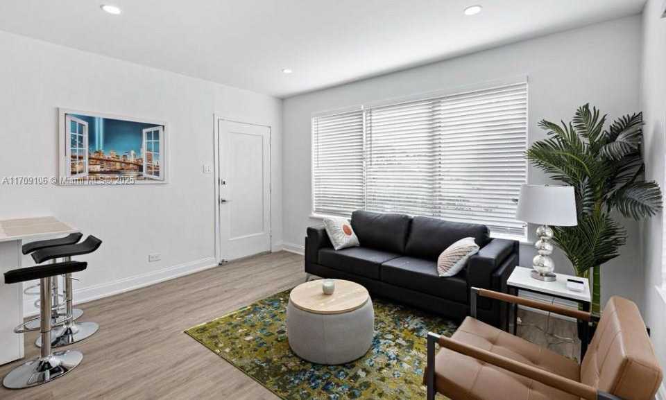 Small Image of 830 9TH ST #25, Miami Beach Number 3
