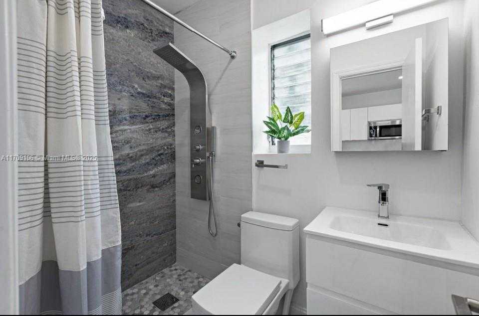 Small Image of 830 9TH ST #25, Miami Beach Number 4