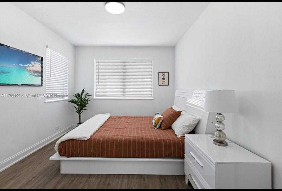 Small Image of 830 9TH ST #25, Miami Beach Number 5