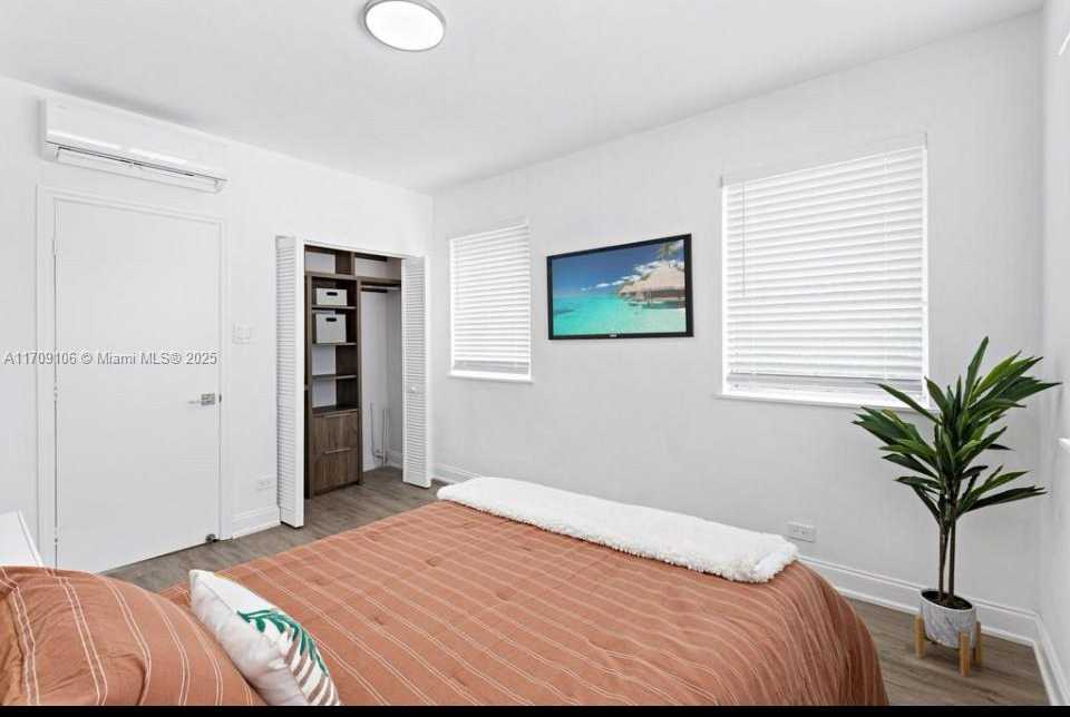 Small Image of 830 9TH ST #25, Miami Beach Number 7