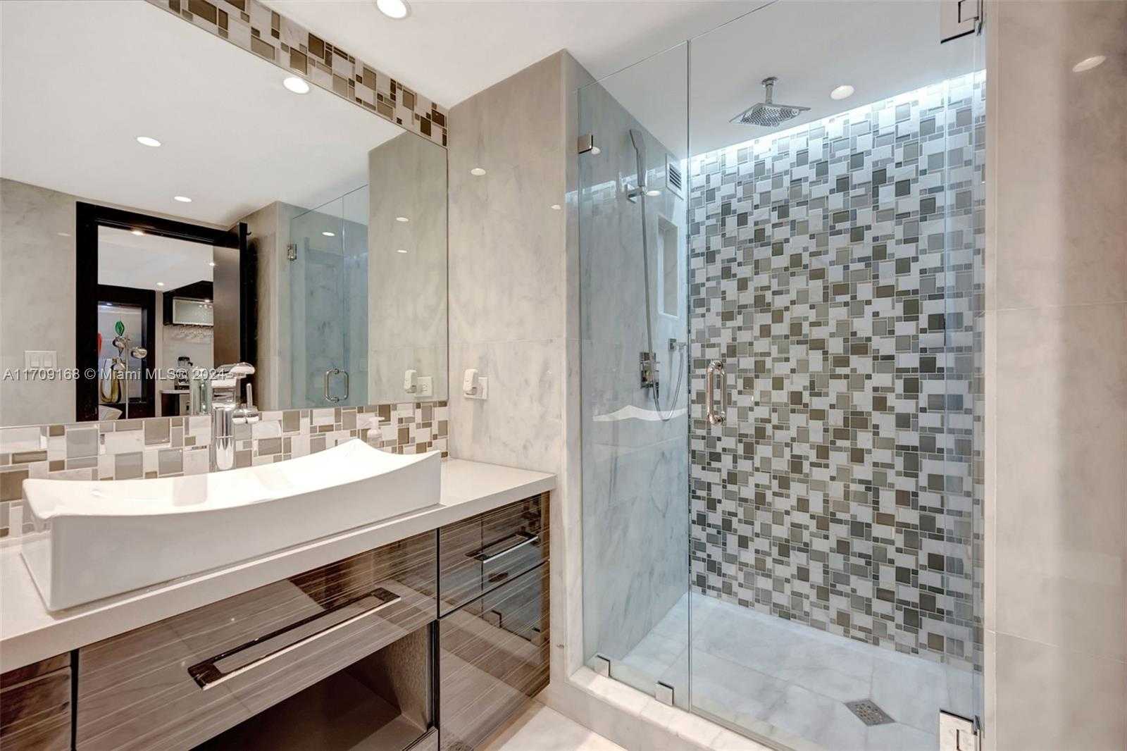 Small Image of 2301 COLLINS AVE #307, Miami Beach Number 14