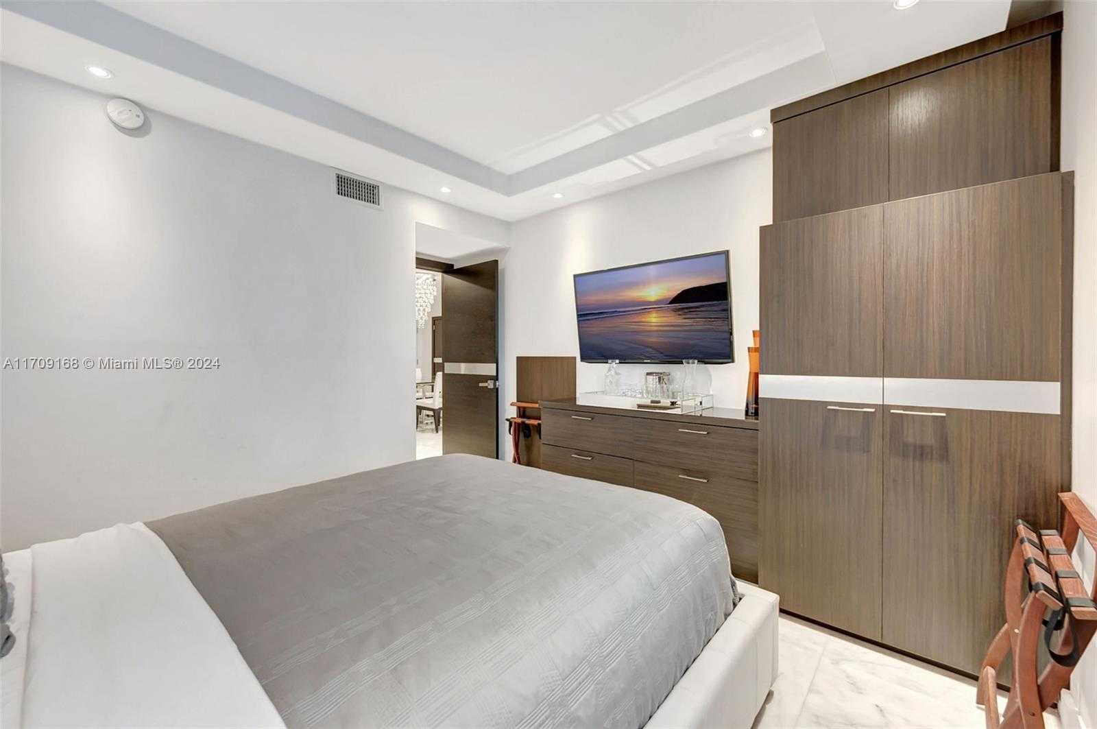 Small Image of 2301 COLLINS AVE #307, Miami Beach Number 16