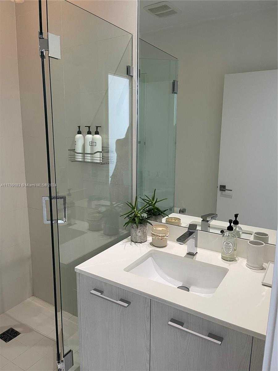 Small Image of 55 SOUTH WEST 9TH ST #4406, Miami Number 14