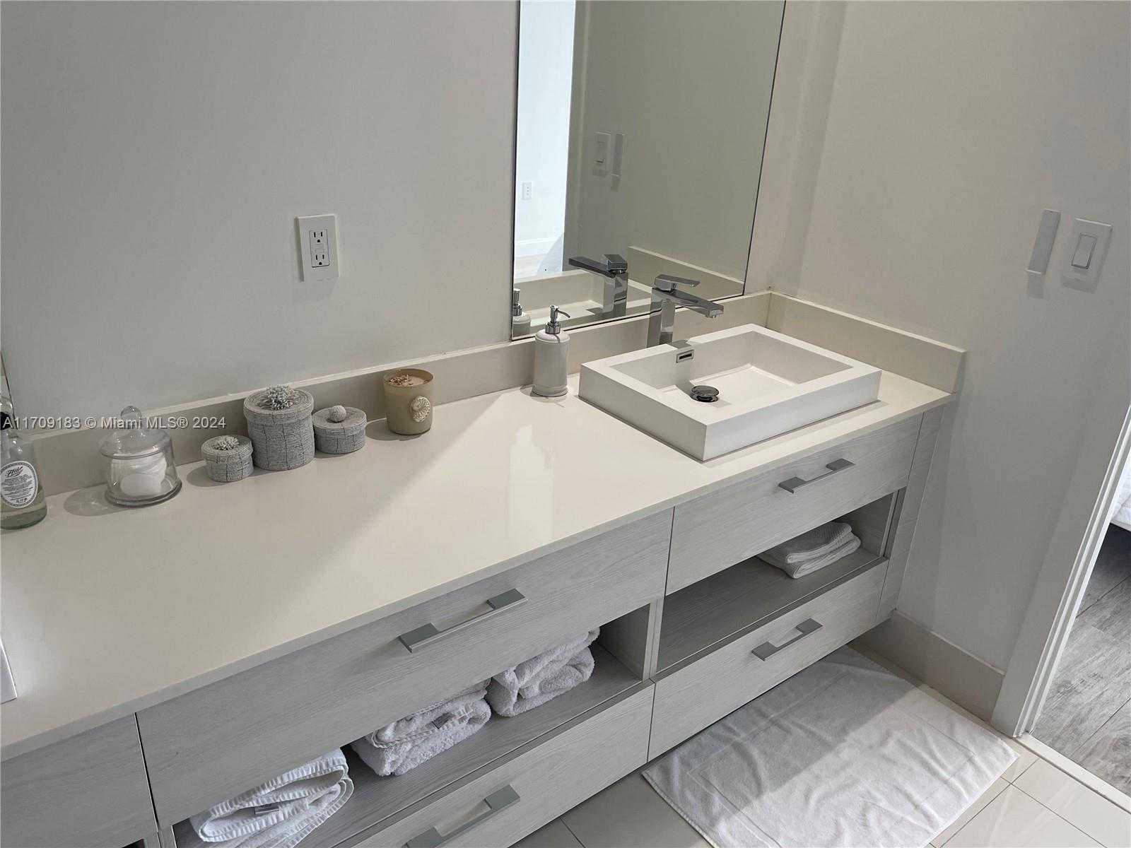 Small Image of 55 SOUTH WEST 9TH ST #4406, Miami Number 19