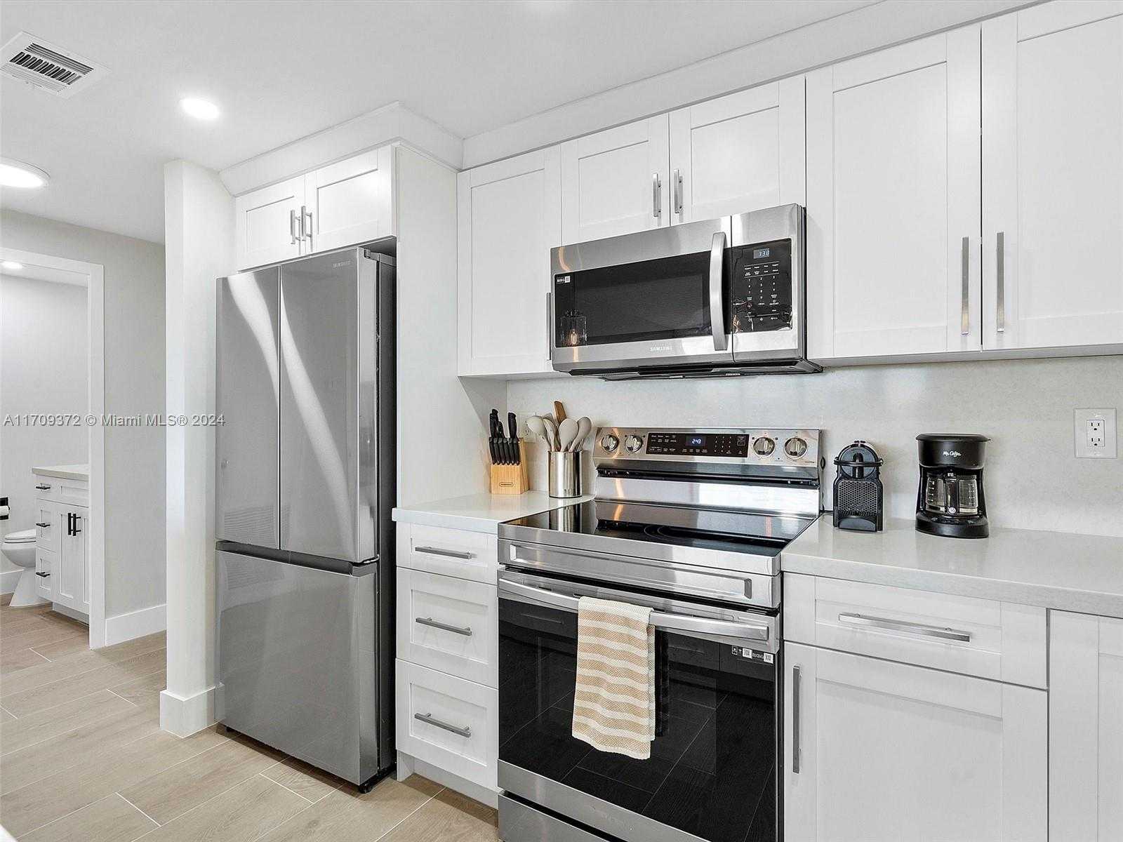 Small Image of 3111 NORTH OCEAN DR #1111, Hollywood Number 2