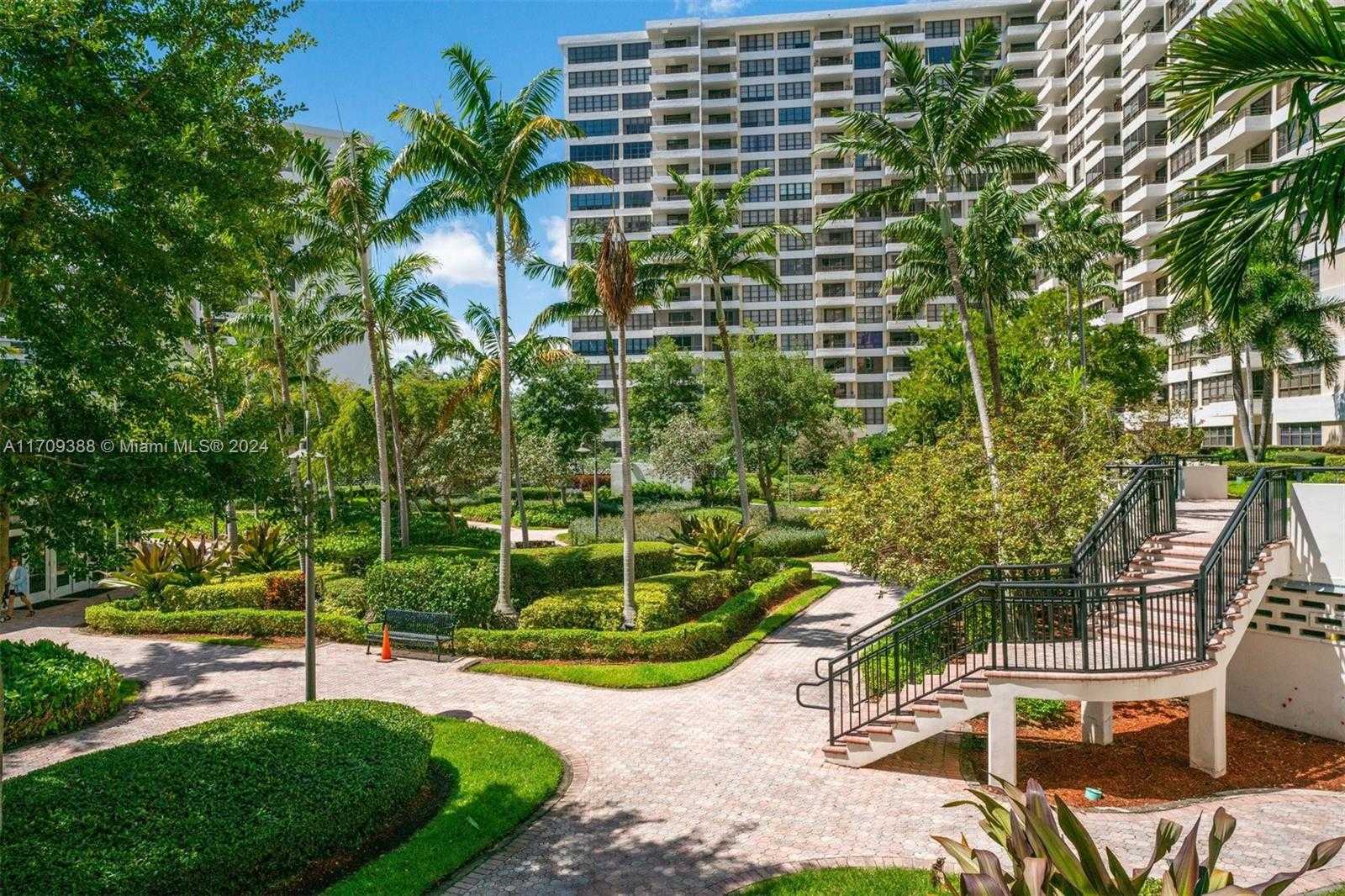 Small Image of 2500 PARKVIEW DR #2303, Hallandale Beach Number 2