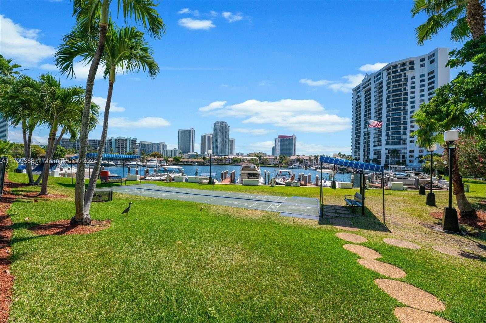 Small Image of 2500 PARKVIEW DR #2303, Hallandale Beach Number 20