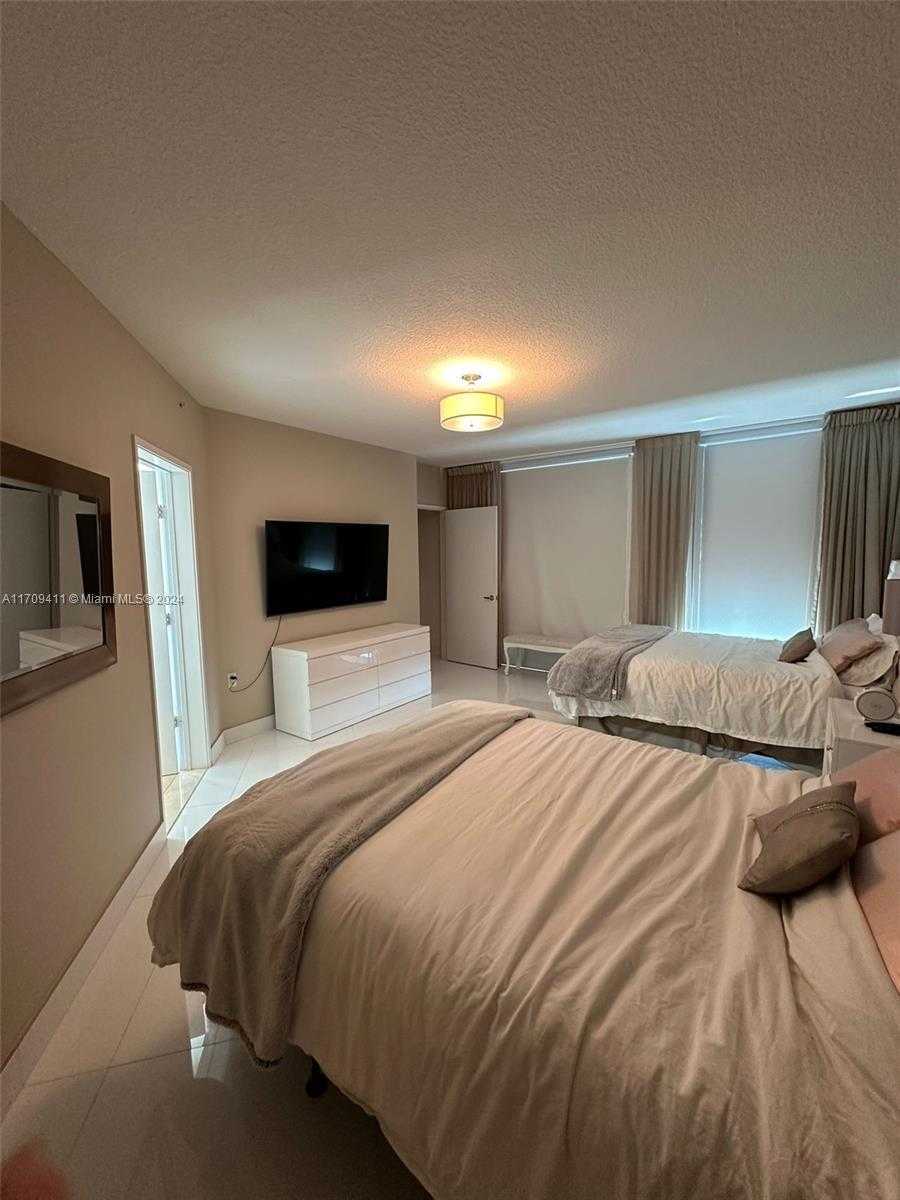 Small Image of 200 SUNNY ISLES BLVD #2-UPH2, Sunny Isles Beach Number 25
