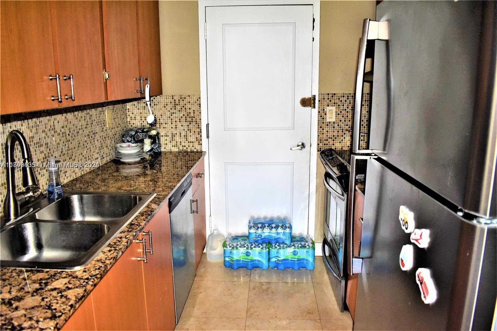 Small Image of 17800 #PH6, Sunny Isles Beach Number 5