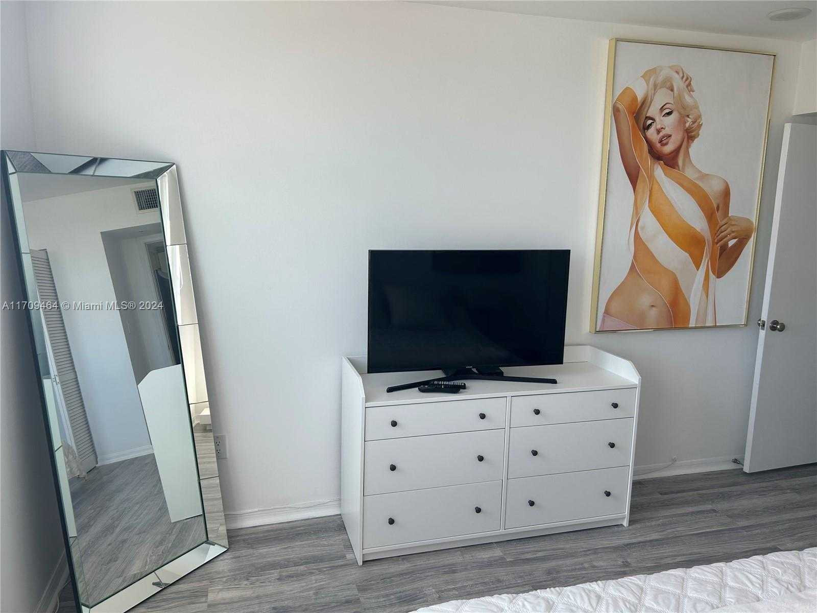 Small Image of 90 ALTON RD #607, Miami Beach Number 4
