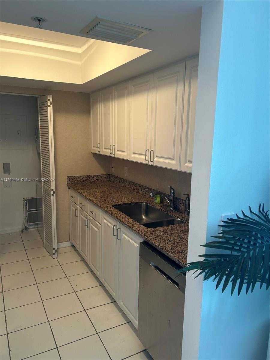 Small Image of 90 ALTON RD #607, Miami Beach Number 6