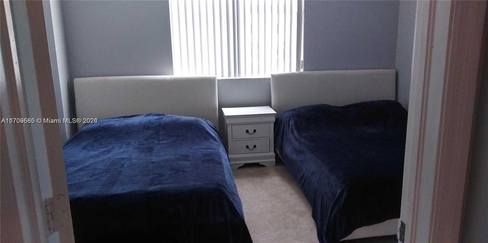 Small Image of 7900 HARBOR ISLAND DR #806, North Bay Village Number 8