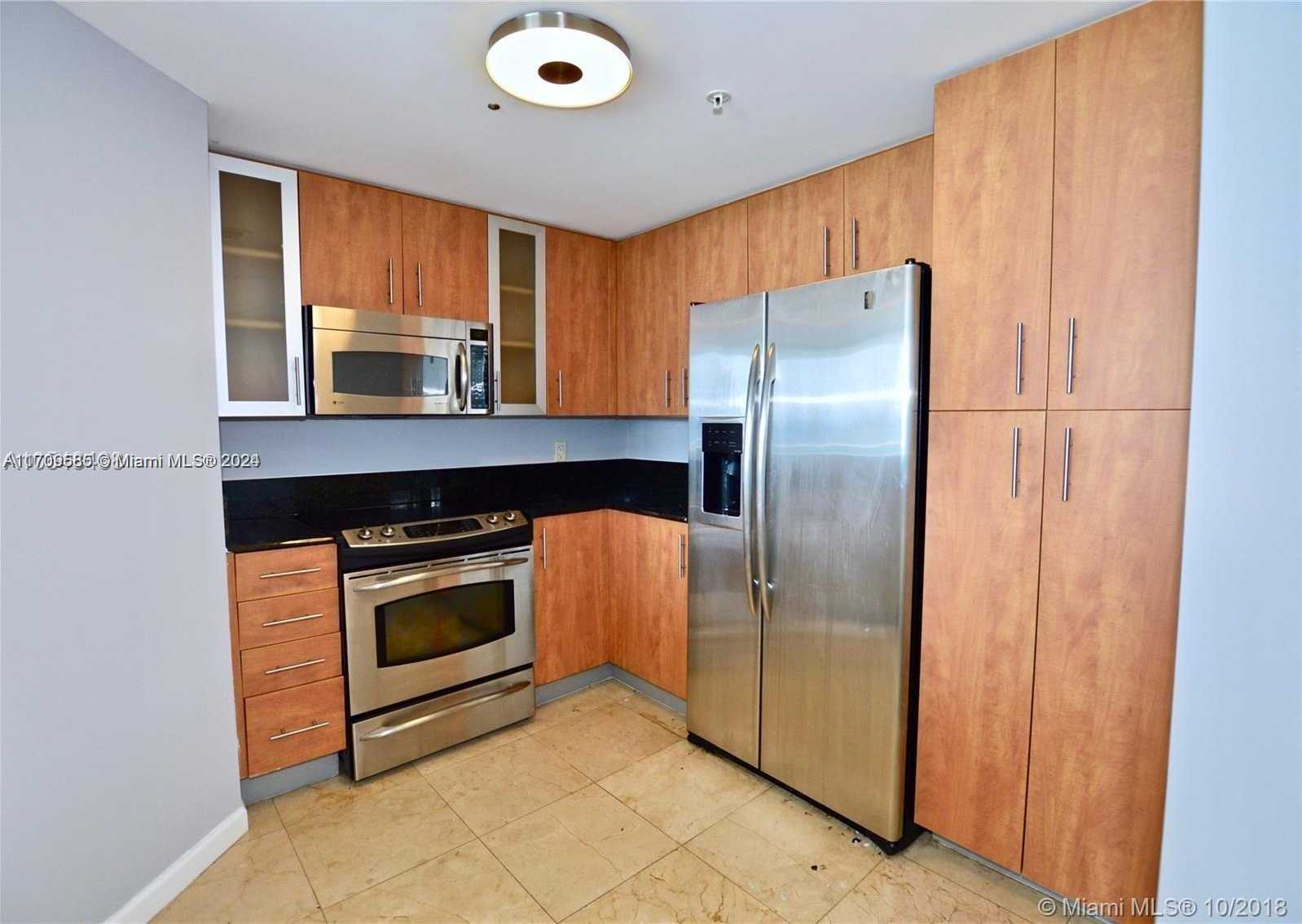 Small Image of 7900 HARBOR ISLAND DR #806, North Bay Village Number 9