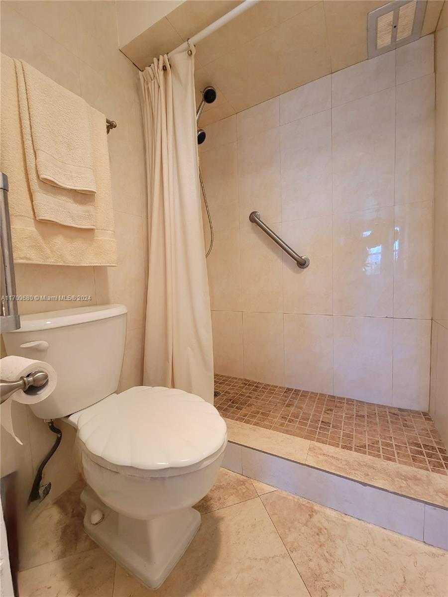 Small Image of 3111 NORTH OCEAN DR #303, Hollywood Number 13