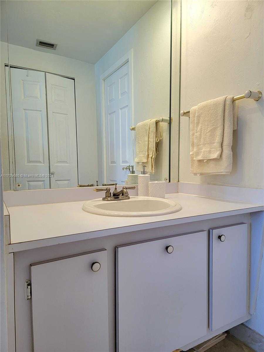 Small Image of 3111 NORTH OCEAN DR #303, Hollywood Number 14