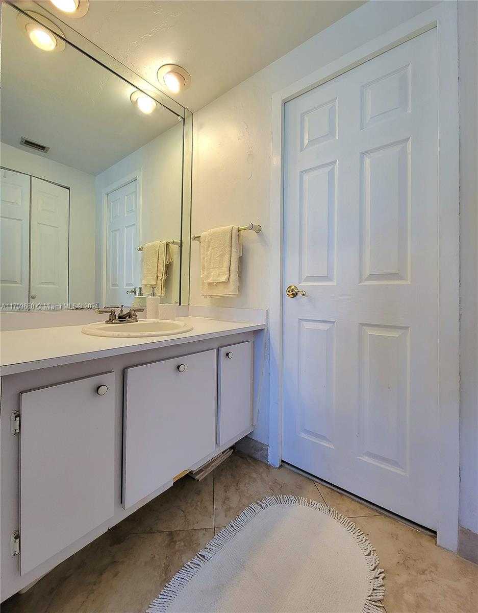 Small Image of 3111 NORTH OCEAN DR #303, Hollywood Number 15