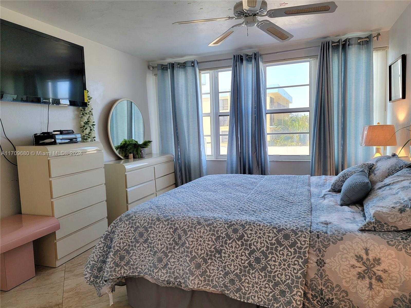 Small Image of 3111 NORTH OCEAN DR #303, Hollywood Number 16