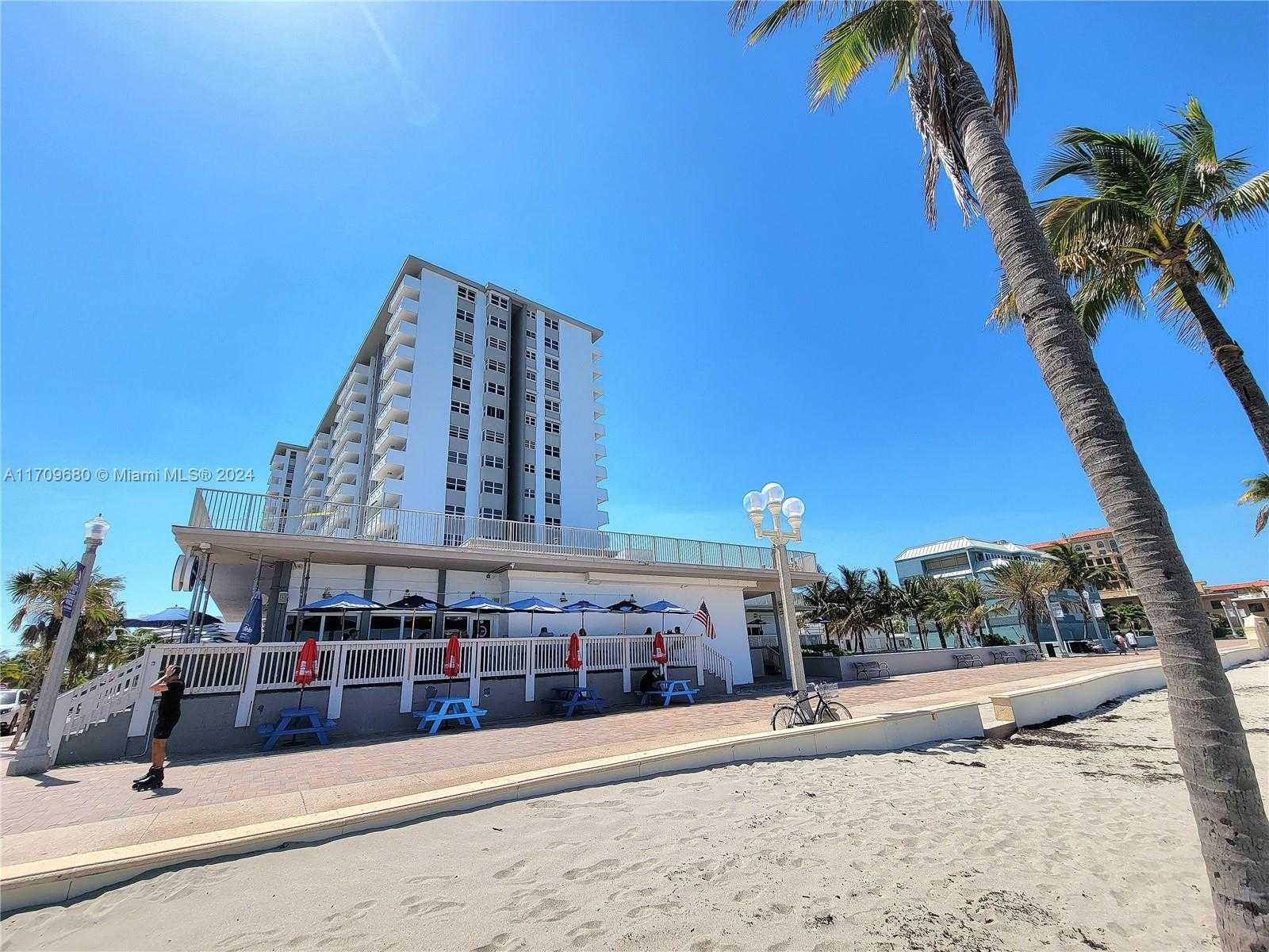 Small Image of 3111 NORTH OCEAN DR #303, Hollywood Number 18