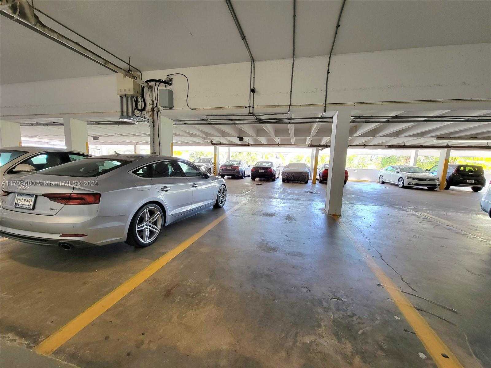 Small Image of 3111 NORTH OCEAN DR #303, Hollywood Number 36