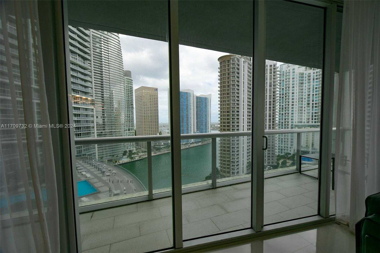 Small Image of 495 BRICKELL AVE #1902, Miami Number 11