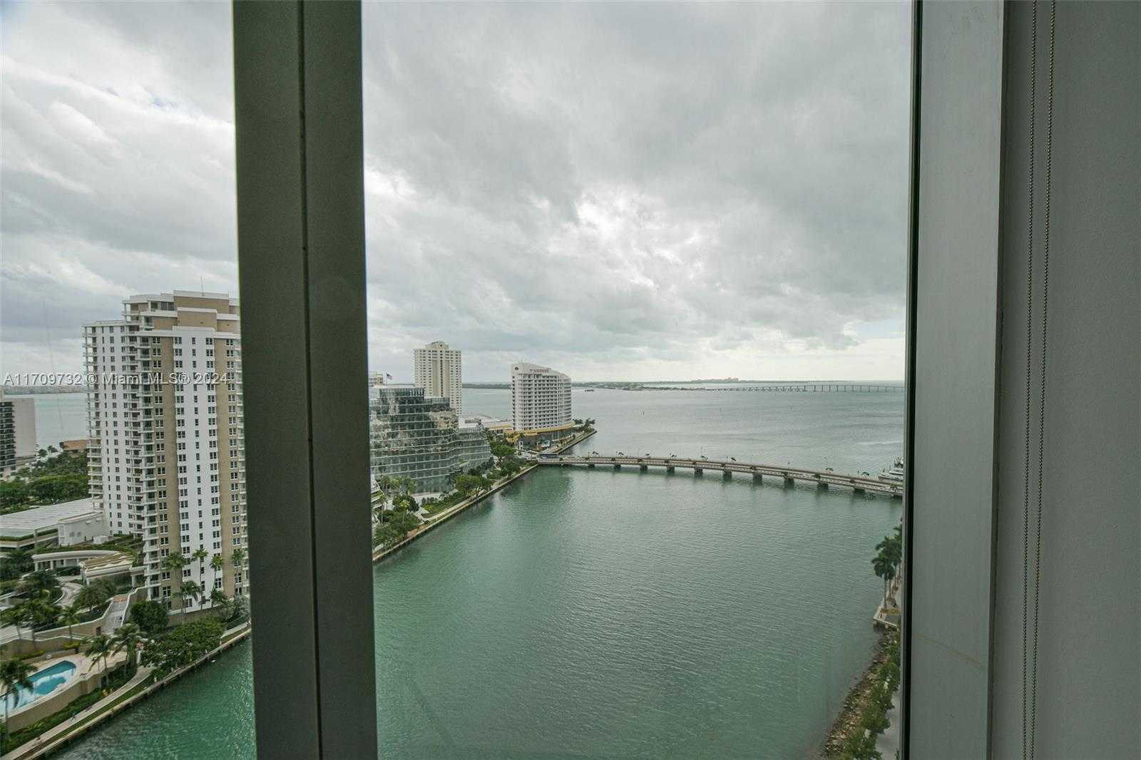 Small Image of 495 BRICKELL AVE #1902, Miami Number 12