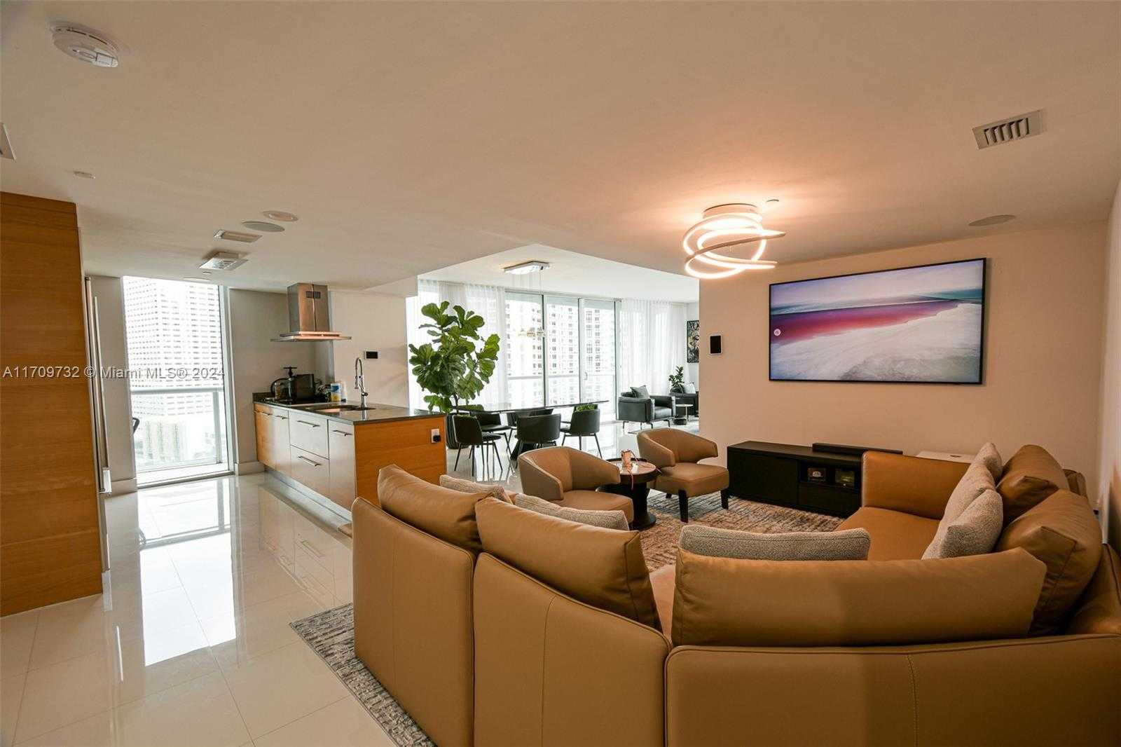 Small Image of 495 BRICKELL AVE #1902, Miami Number 2