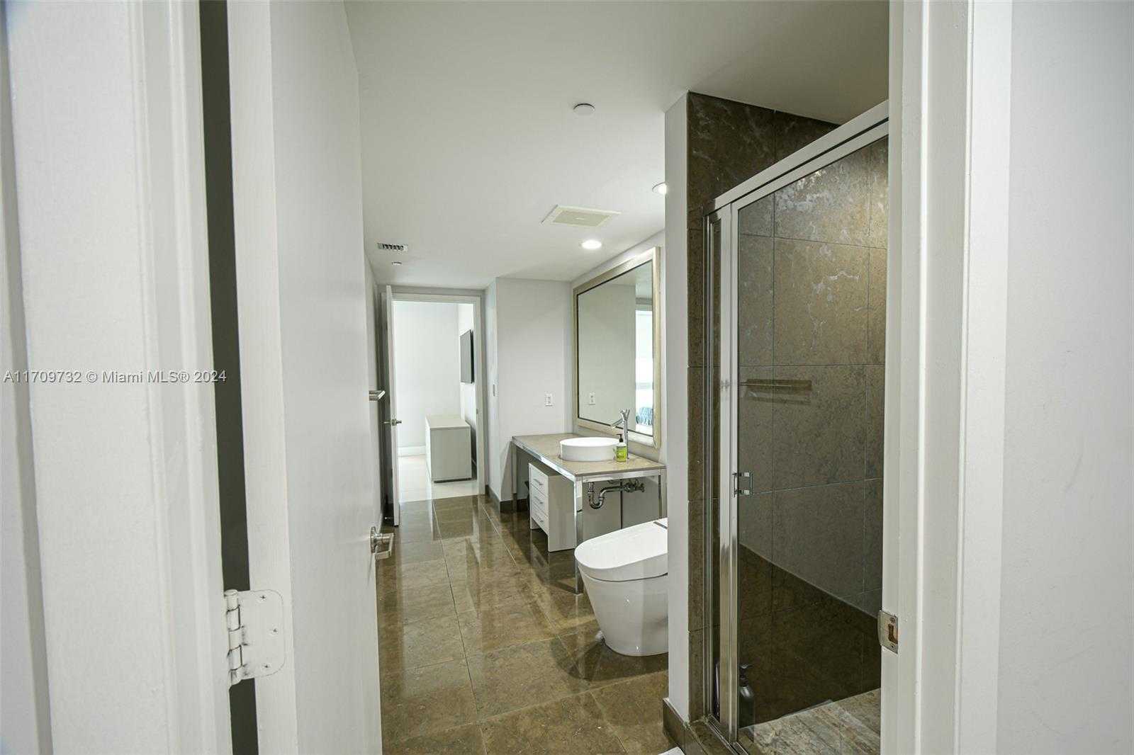 Small Image of 495 BRICKELL AVE #1902, Miami Number 21