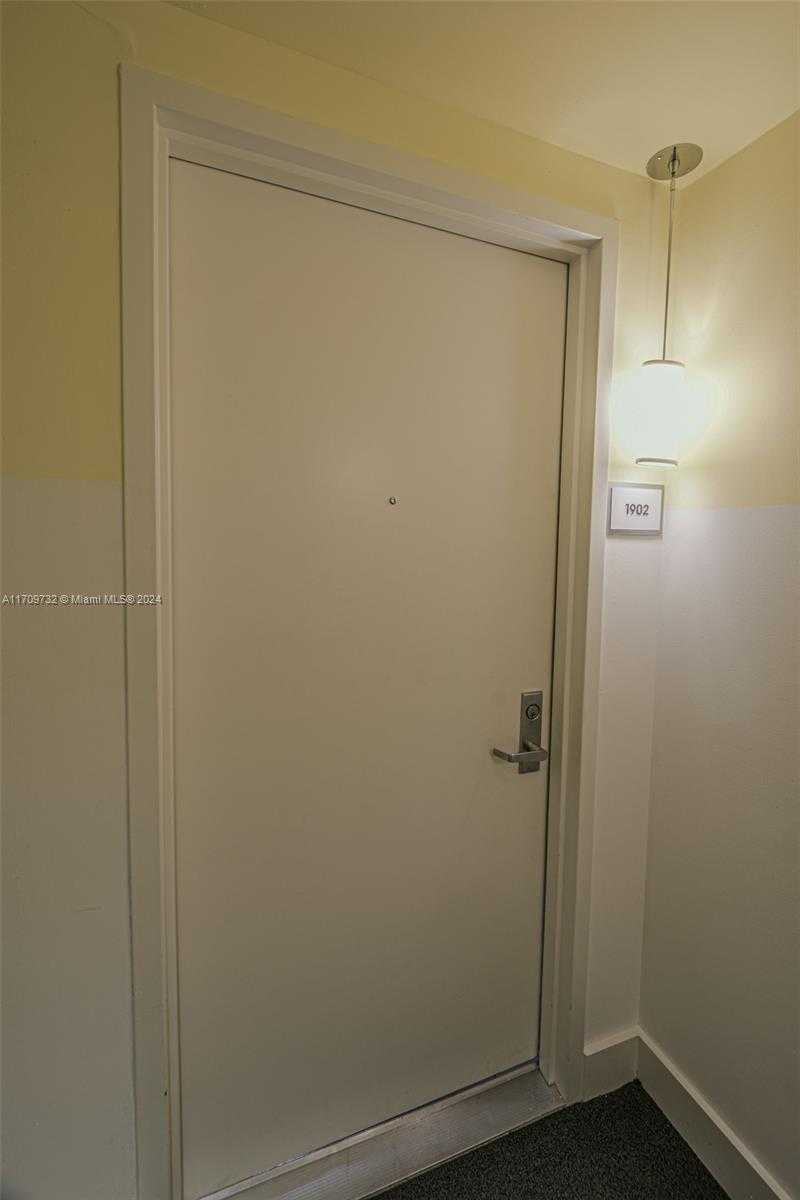 Small Image of 495 BRICKELL AVE #1902, Miami Number 22