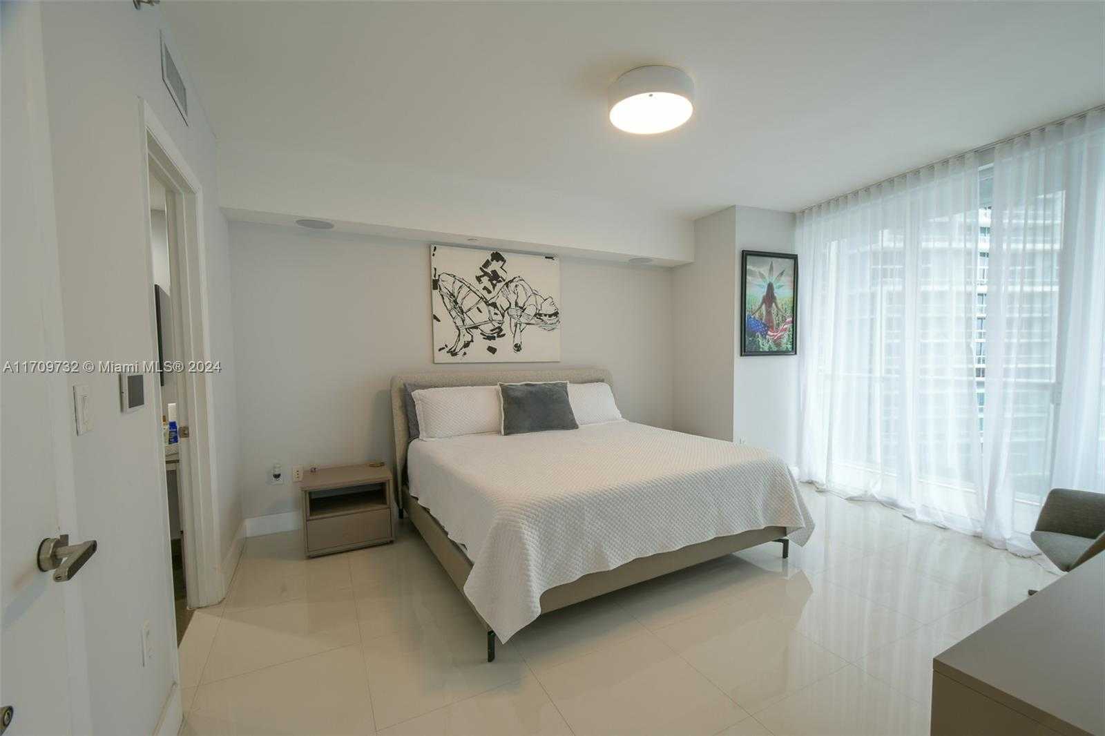 Small Image of 495 BRICKELL AVE #1902, Miami Number 7